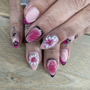 Roze nagels met bloemetjes